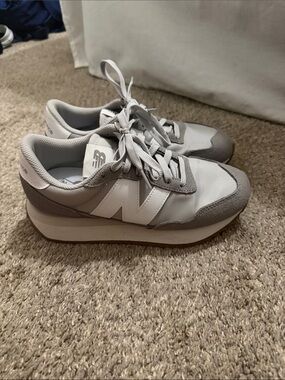 New Balance 237